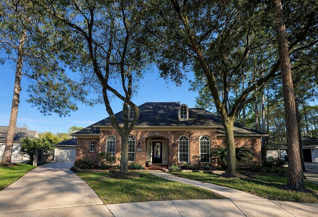 Photo of 3811 W Pine Brook Way, Houston, TX 77059 (MLS # 29251003)