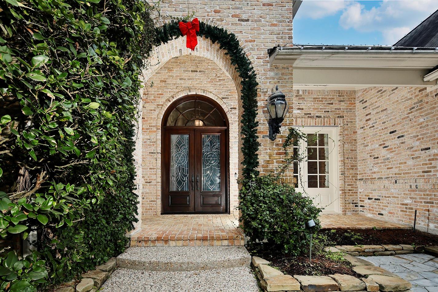 190 N Tranquil Path Drive