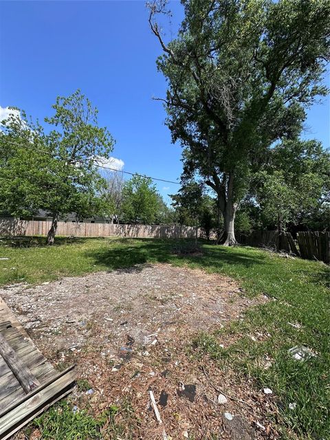 Tiny photo for 108 Yaupon Drive, Baytown, TX 77520 (MLS # 53996642)