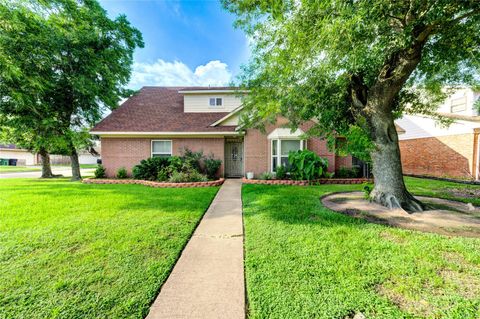 Photo of 6622 Rockergate Drive, Houston, TX 77489 (MLS # 10817629)