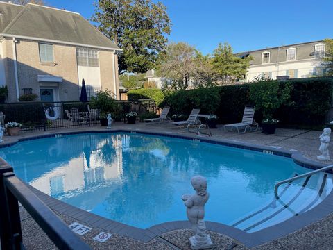 Photo of 2601 Bellefontaine Street #C312, Houston, TX 77025 (MLS # 11251586)