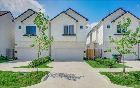 Photo of 4914 Noble Street, Houston, TX 77020 (MLS # 83417376)