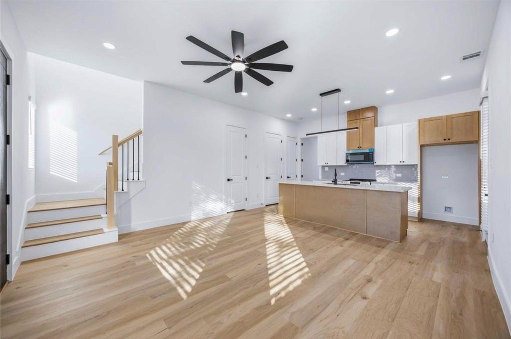 Photo of 3923 Aledo Street #B, Houston, TX 77051 (MLS # 28682796)