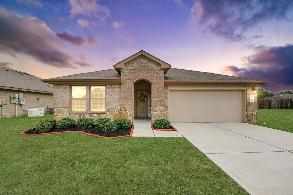 Photo of 6806 Amber Cliff Lane, Richmond, TX 77469 (MLS # 49016688)
