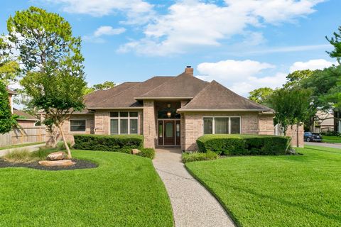 Photo of 15935 Parkchester Drive, Houston, TX 77062 (MLS # 24193157)
