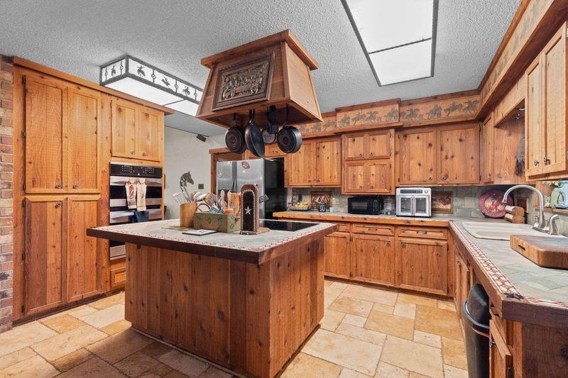 1816 County Road 936b