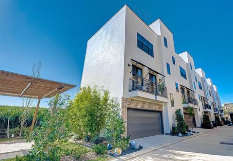 Photo of 1256 N Post Oak Road B Rd, Houston, TX 77055 (MLS # 48127947)