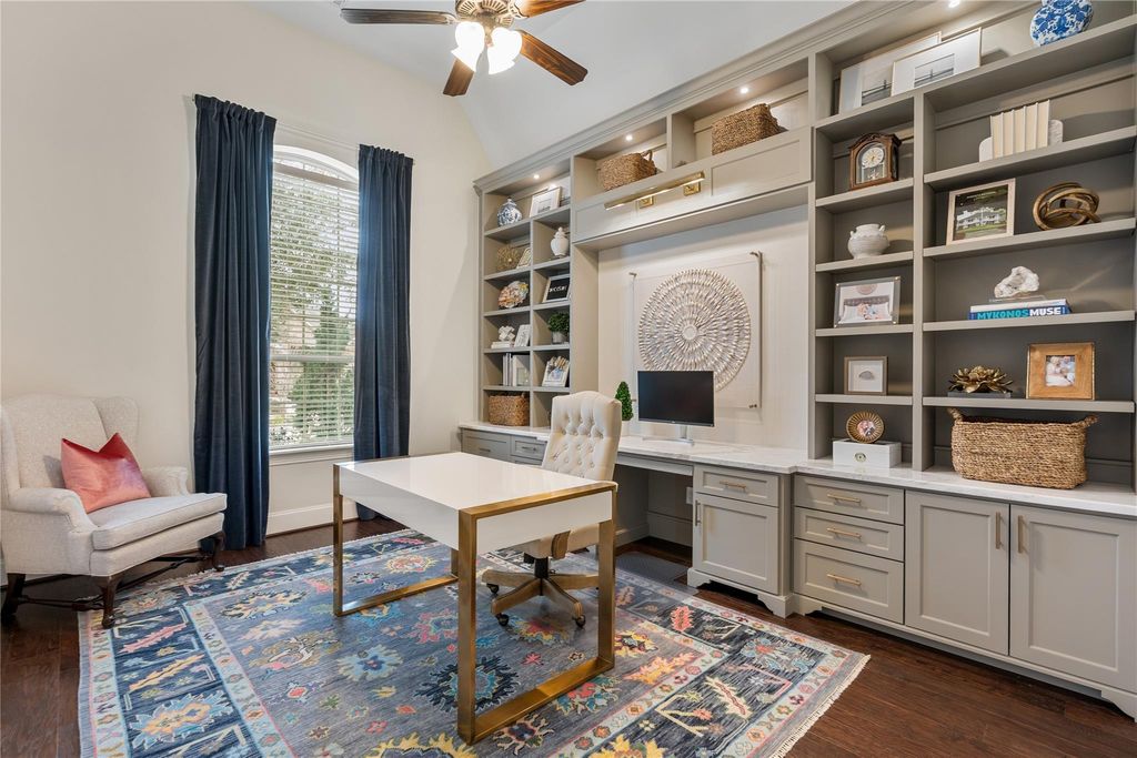 Photo of 18 Stefano Way, Missouri City, TX 77459 (MLS # 57934182)