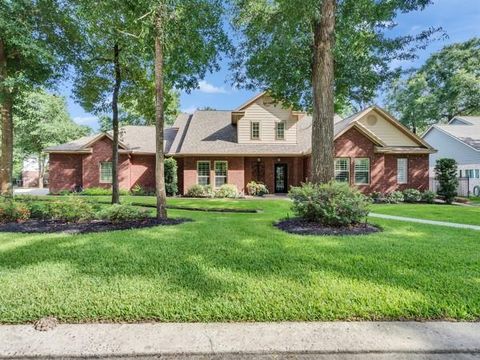 Photo of 9 Robin Trail, Conroe, TX 77304 (MLS # 73735684)