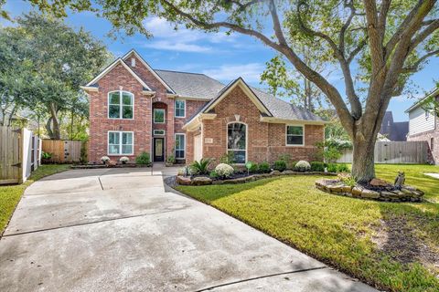 Photo of 1639 Lakeside Enclave Drive, Houston, TX 77077 (MLS # 24733905)