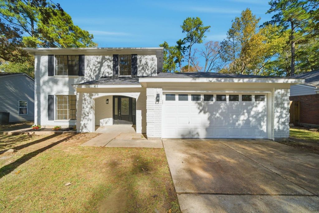 Photo of 22 Cricket Hollow Place, Spring, TX 77381 (MLS # 87352547)