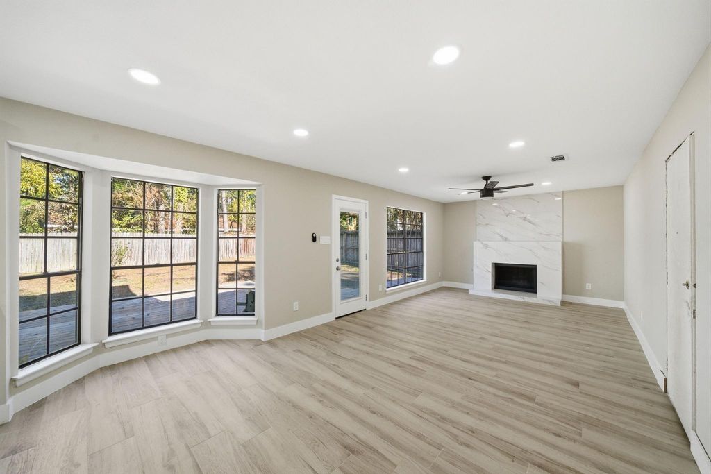 Photo of 22 Cricket Hollow Place, Spring, TX 77381 (MLS # 87352547)