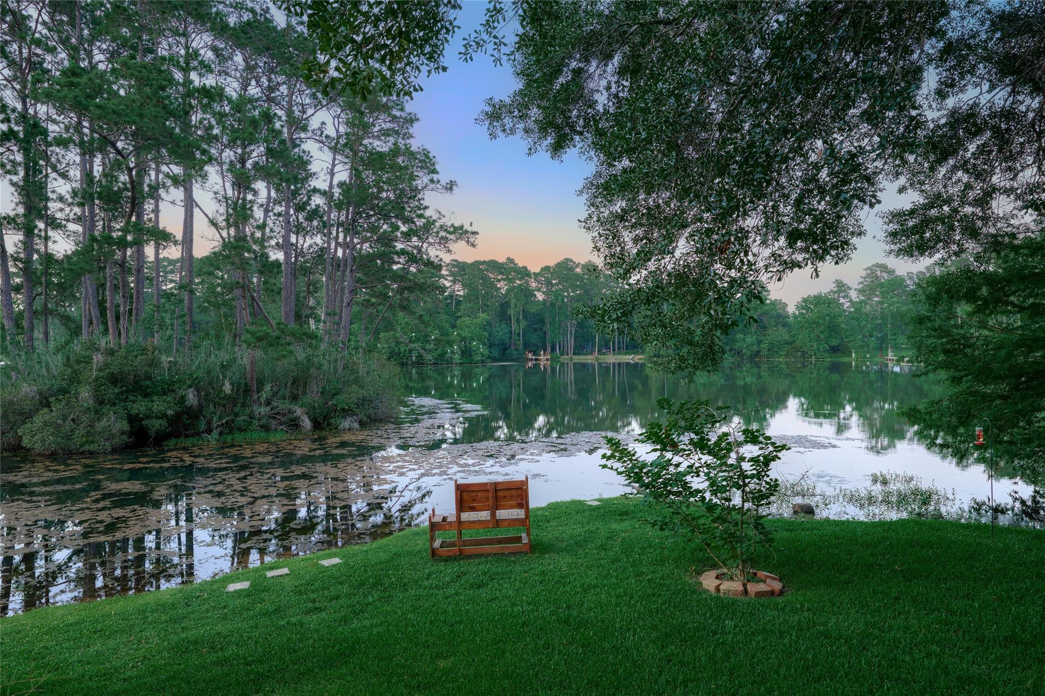 9151 Lakeside Circle