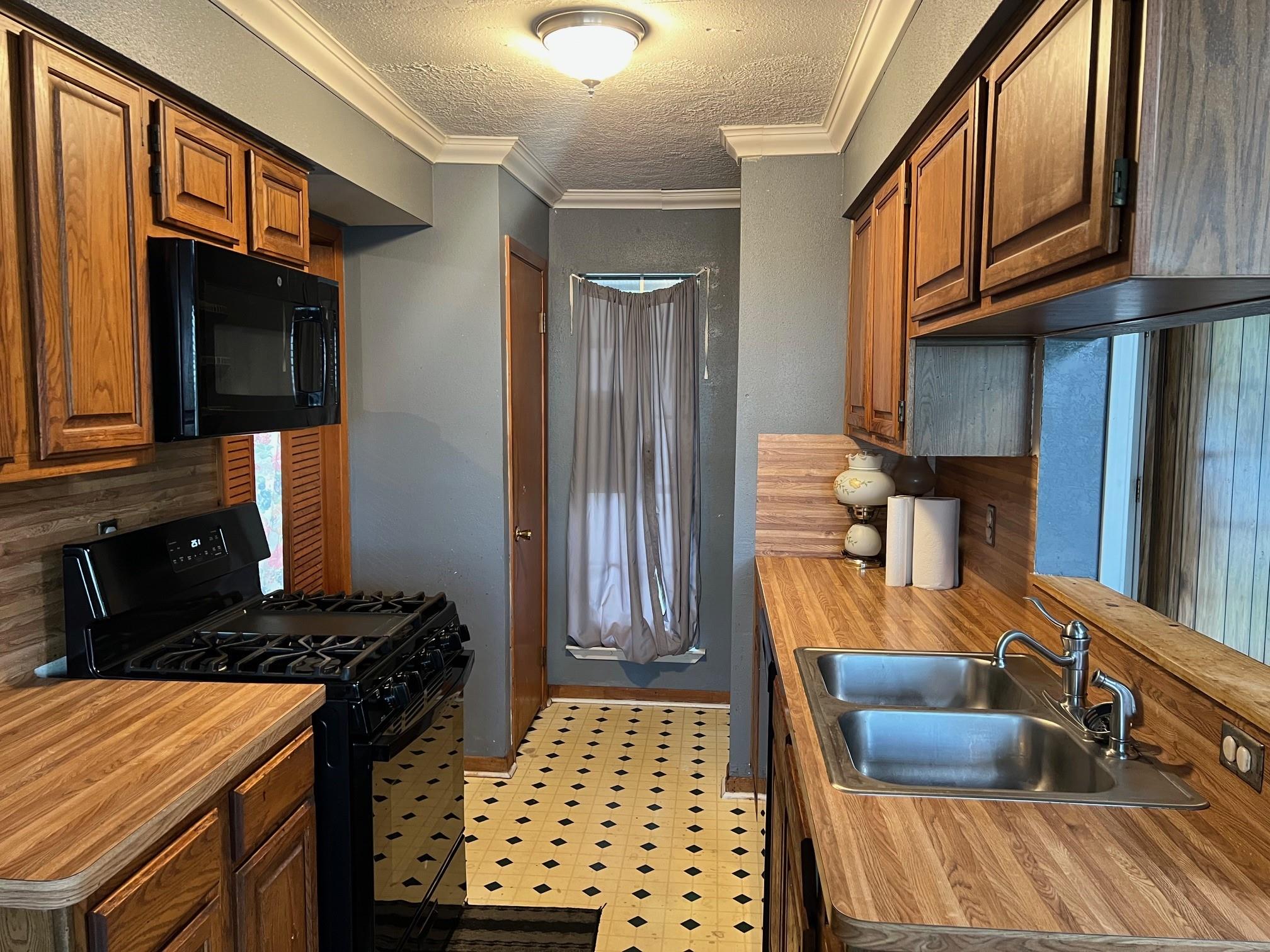 807 Dr Martin Luther King Jr Place N