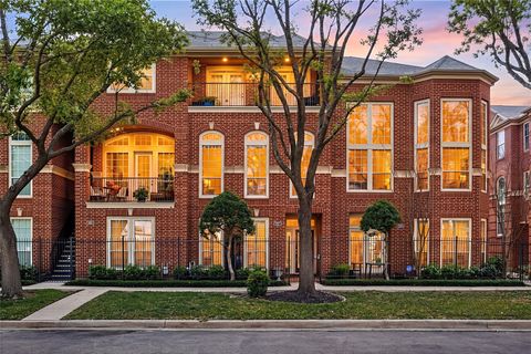 Photo of 416 Mcgowen Street, Houston, TX 77006 (MLS # 10679441)