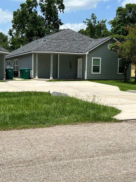 Photo of 310 West Watson St Unit A ST, Willis, TX 77378 (MLS # 60822592)
