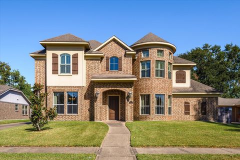 Photo of 15811 Crestbrook Drive, Houston, TX 77059 (MLS # 61499909)