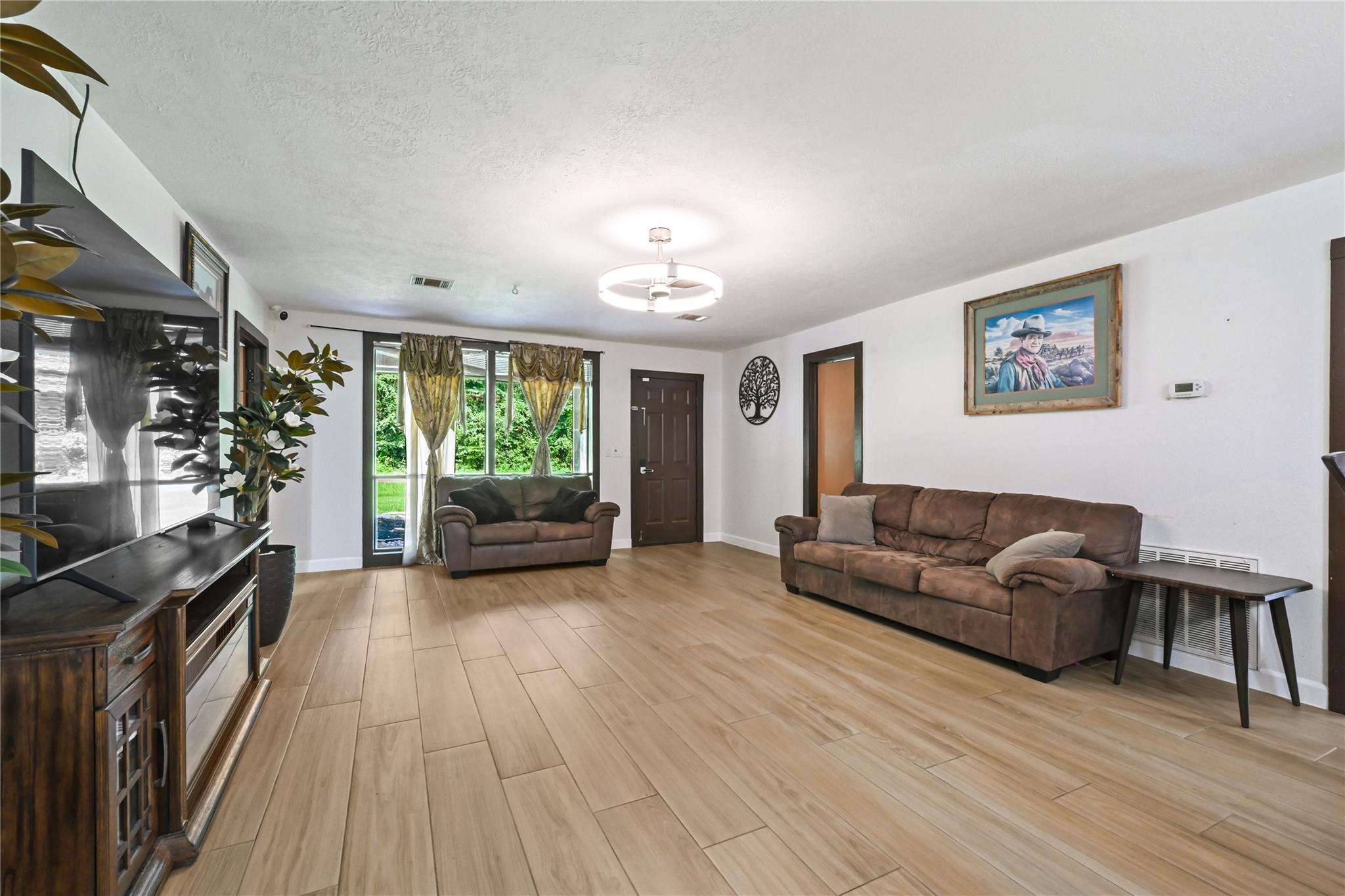 19540 Loafers Lane