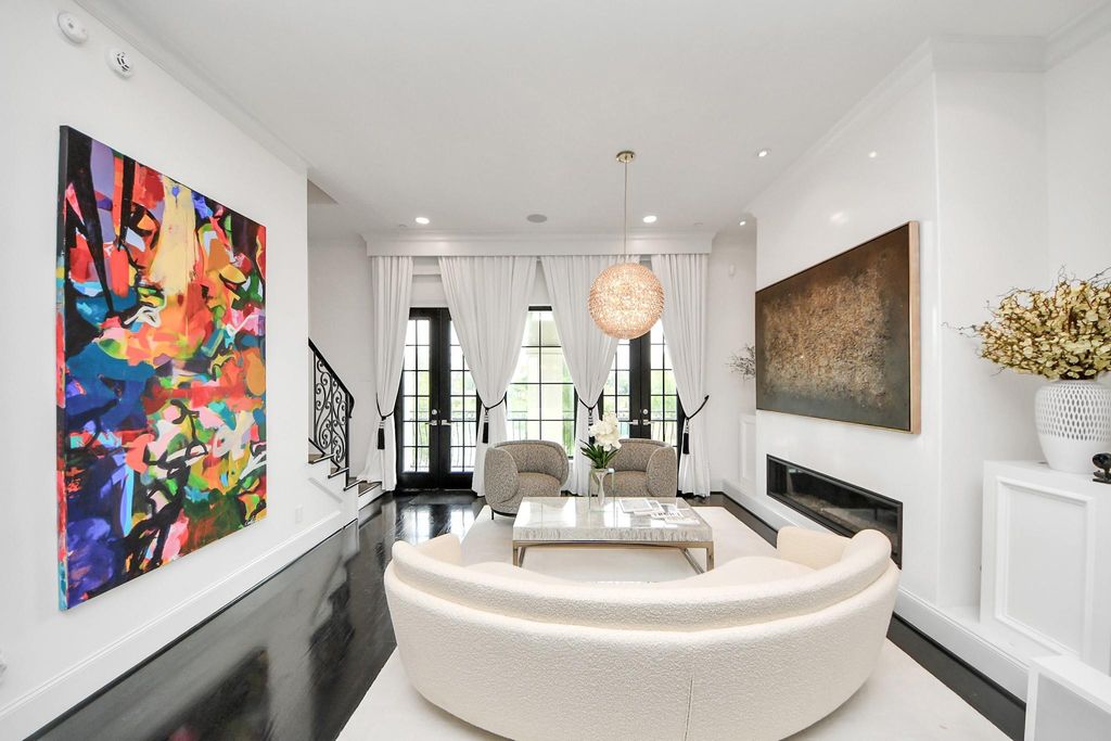 Photo of 3711 Somerset Commons Lane, Houston, TX 77055 (MLS # 61029270)