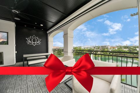 Photo of 3711 Somerset Commons Lane, Houston, TX 77055 (MLS # 61029270)