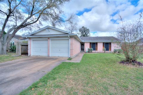 Photo of 10103 Kirkwren Drive, Houston, TX 77089 (MLS # 51753162)