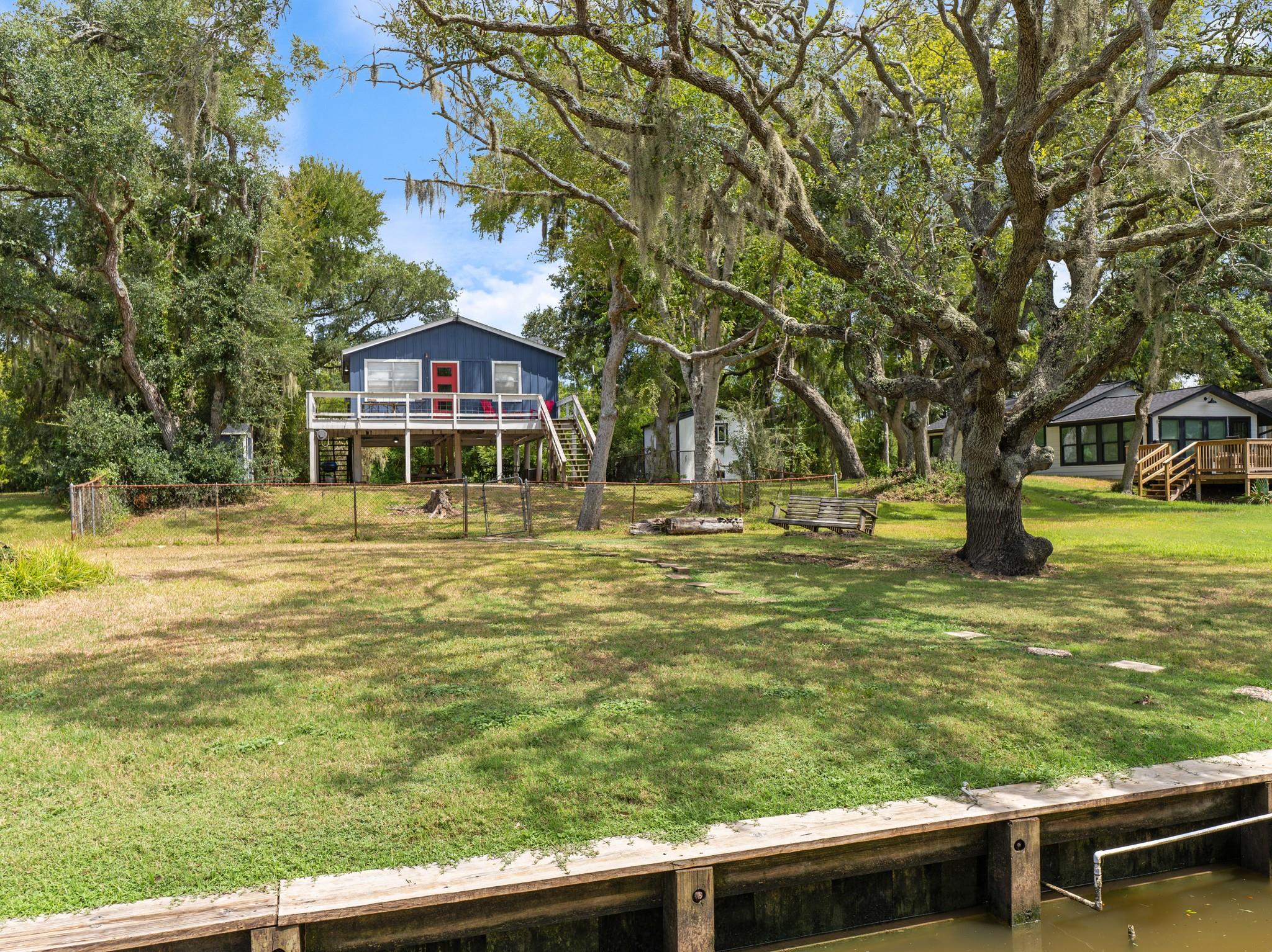 147 Private Road 652