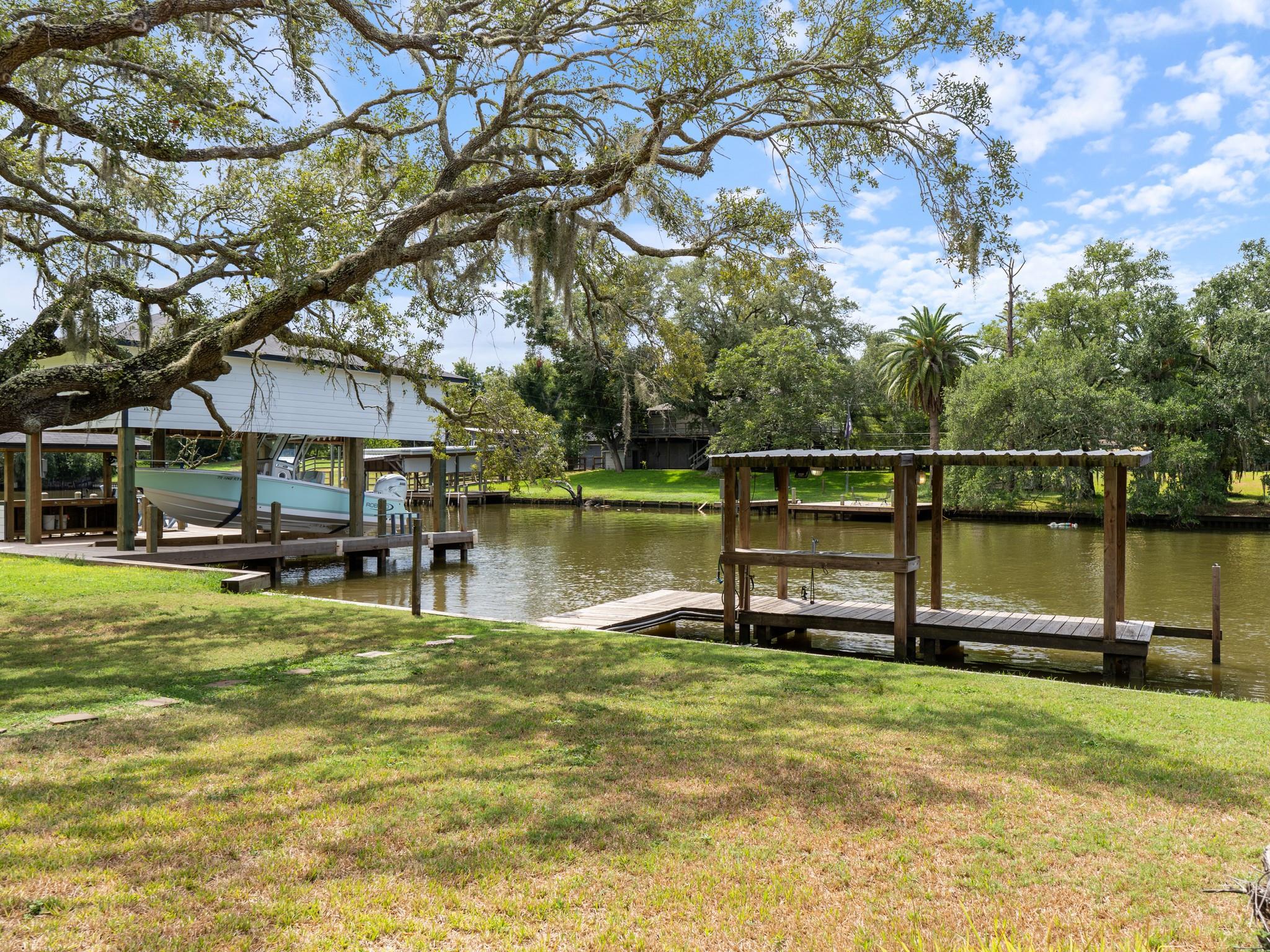 147 Private Road 652