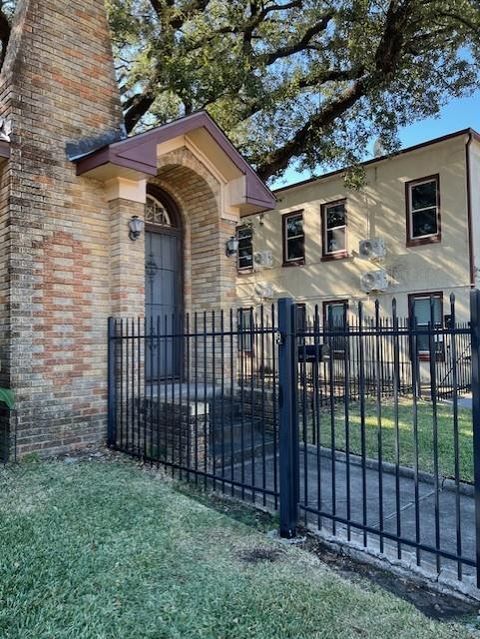 Photo of 4442 Leeland Street, Houston, TX 77023 (MLS # 74891781)