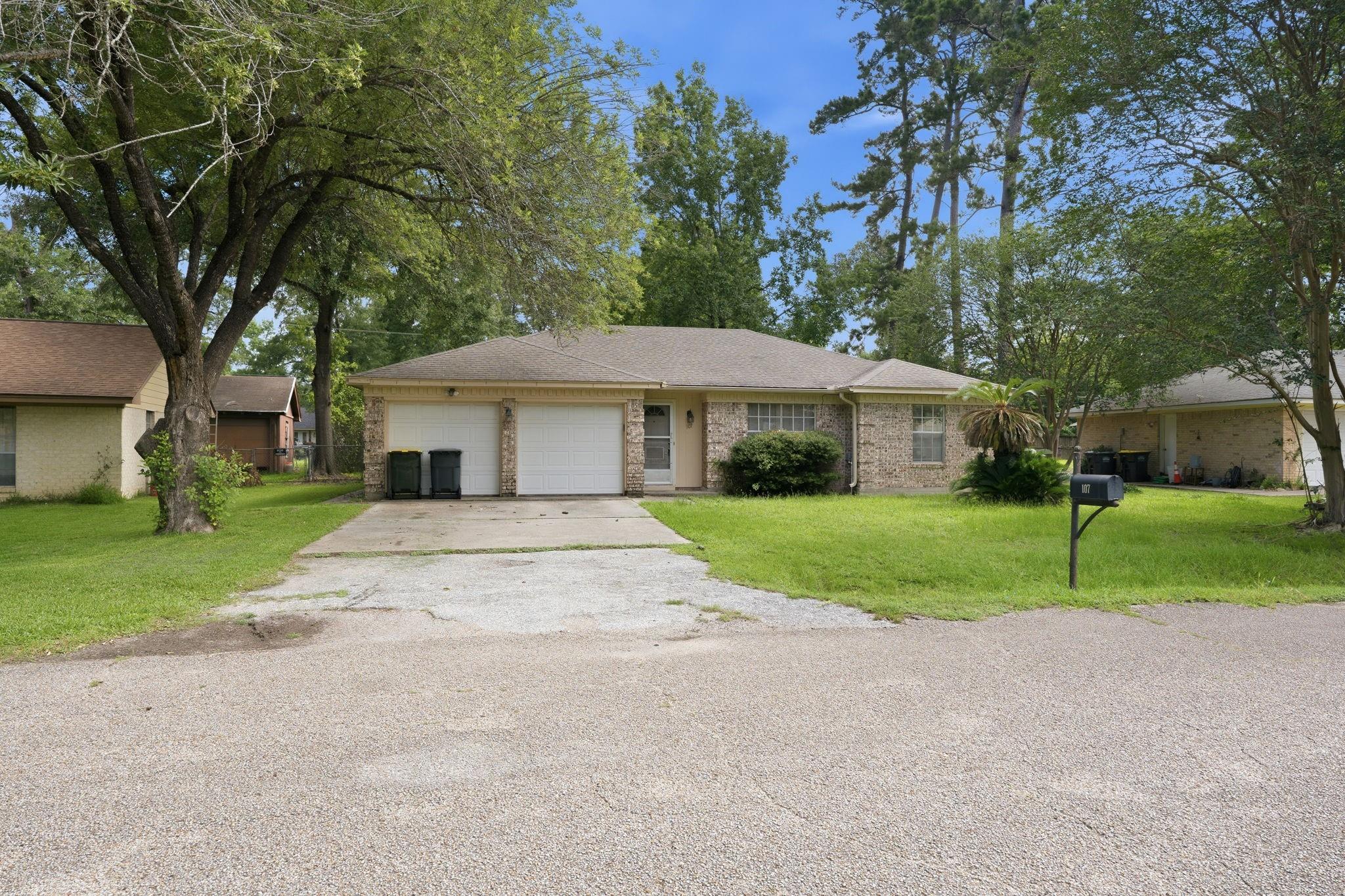 107 Montrose Circle