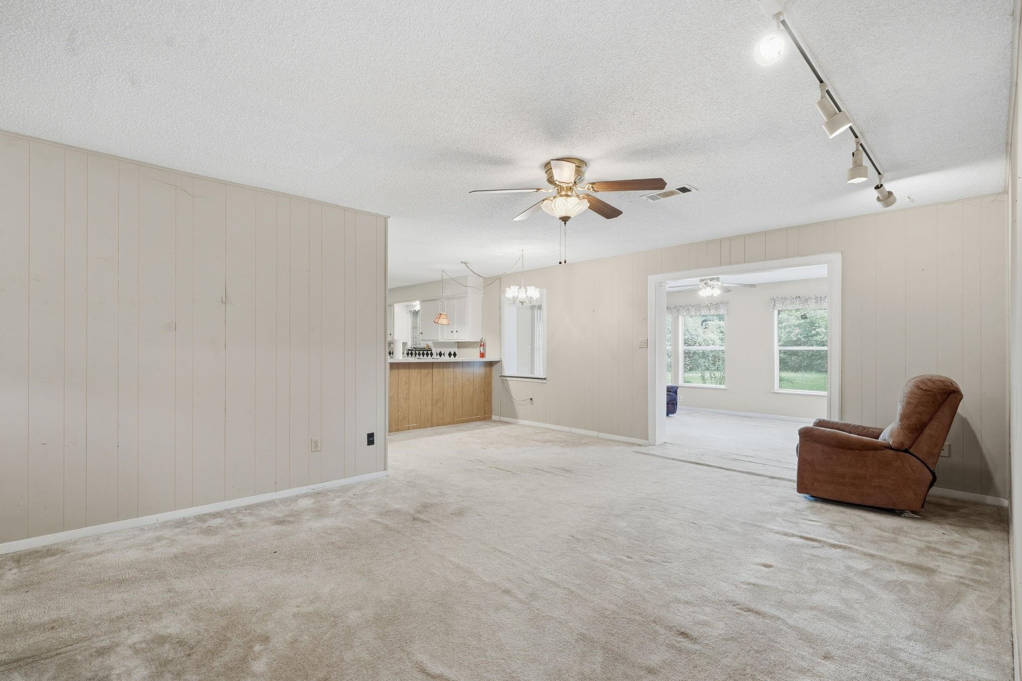 107 Montrose Circle