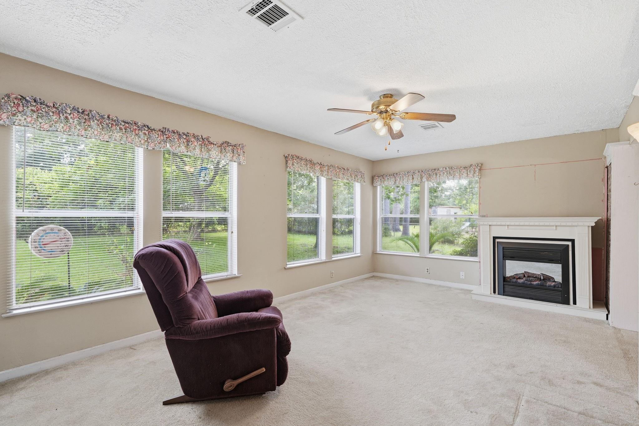 107 Montrose Circle