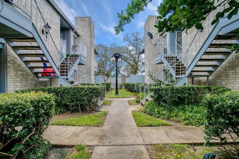Photo of 7400 Bellerive Drive #603, Houston, TX 77036 (MLS # 11609372)
