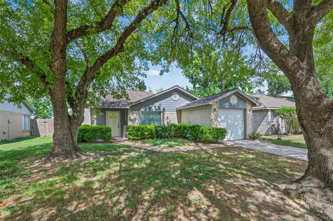 Photo of 10106 Shadow Pine Drive, Houston, TX 77070 (MLS # 10948195) Photo of 10106 Shadow Pine Drive, Houston, TX 77070 (MLS # 10948195)