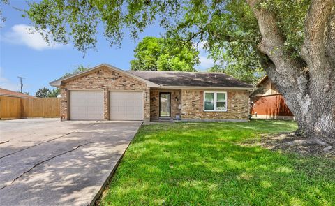 Photo of 1708 17th Avenue N, Texas City, TX 77590 (MLS # 8171862)