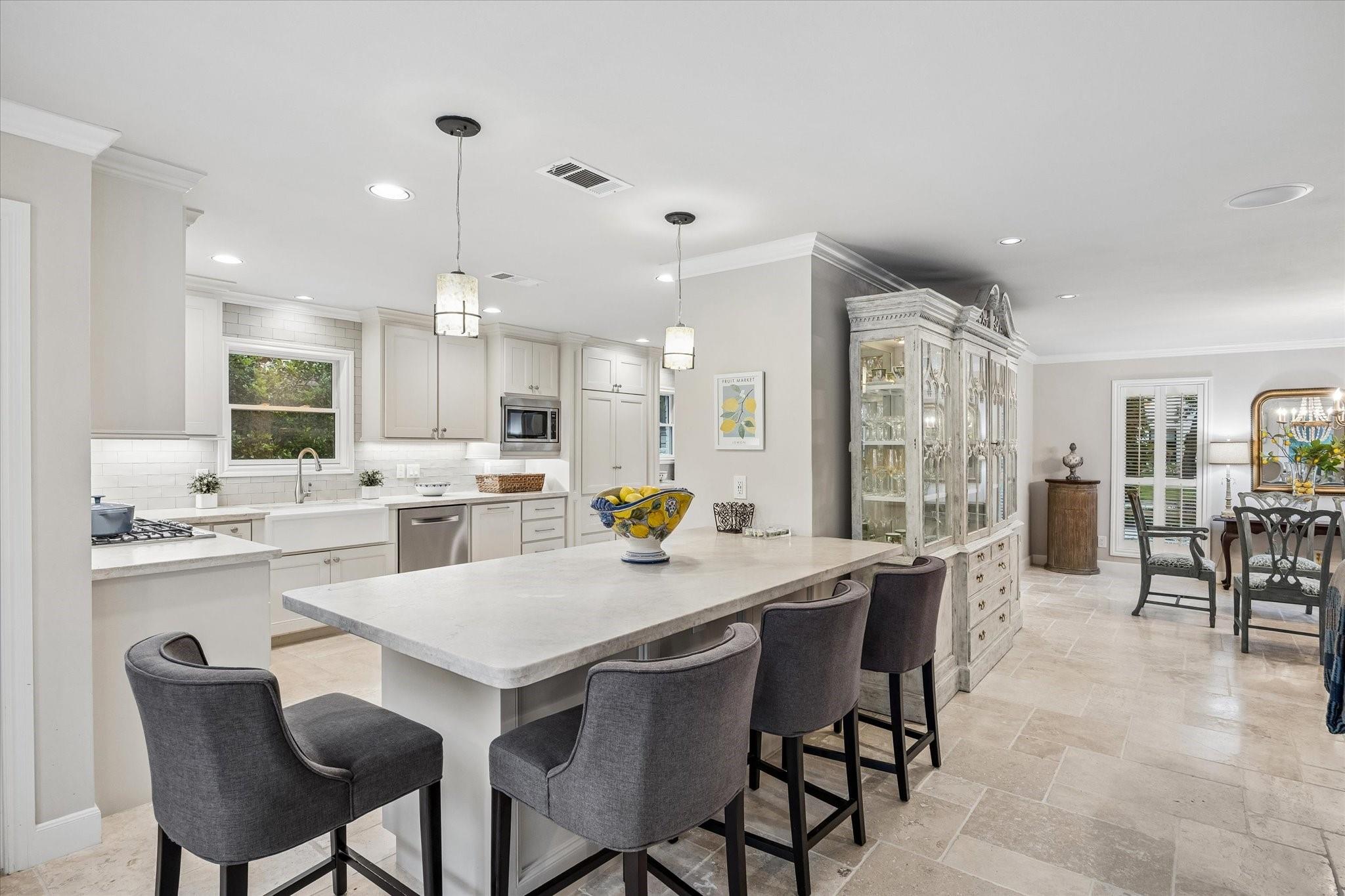 542 Ramblewood Road
