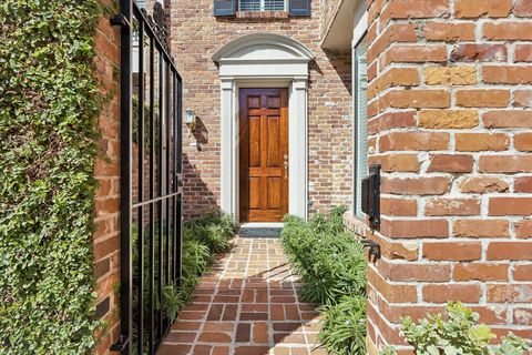 Photo of 2210 Avalon Place, Houston, TX 77019 (MLS # 96689011)