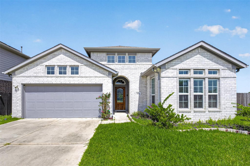Photo of 8710 Ruddy Duck Court, Baytown, TX 77521 (MLS # 20125790)