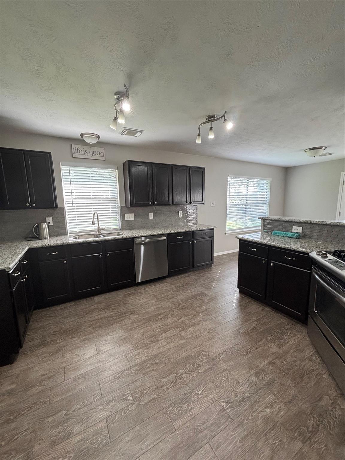 1702 Oak Ridge Drive