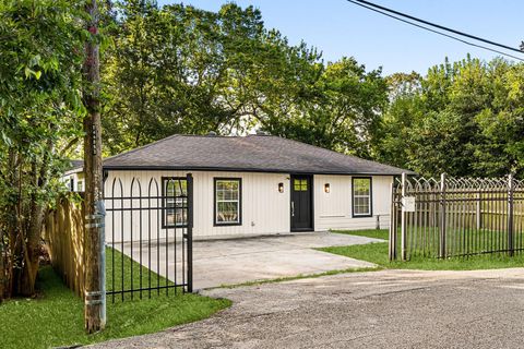 Photo of 6825 London Street, Houston, TX 77021 (MLS # 25028920)
