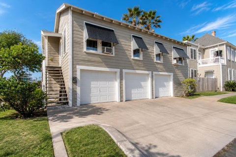 Photo of 1011 9th St #1, Galveston, TX 77550 (MLS # 19919797)