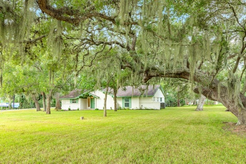 Photo of 9020 Fm 1459 Road, Sweeny, TX 77480 (MLS # 3382836)