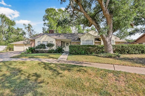 Photo of 2101 Willow Dell Drive, Seabrook, TX 77586 (MLS # 93528447)