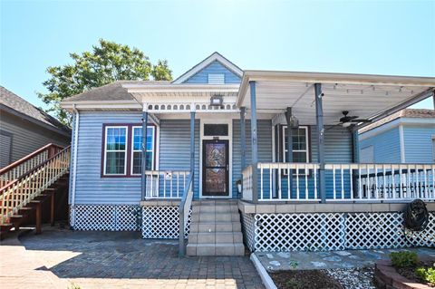 Photo of 4009 Avenue O #Front, Galveston, TX 77550 (MLS # 47522328)