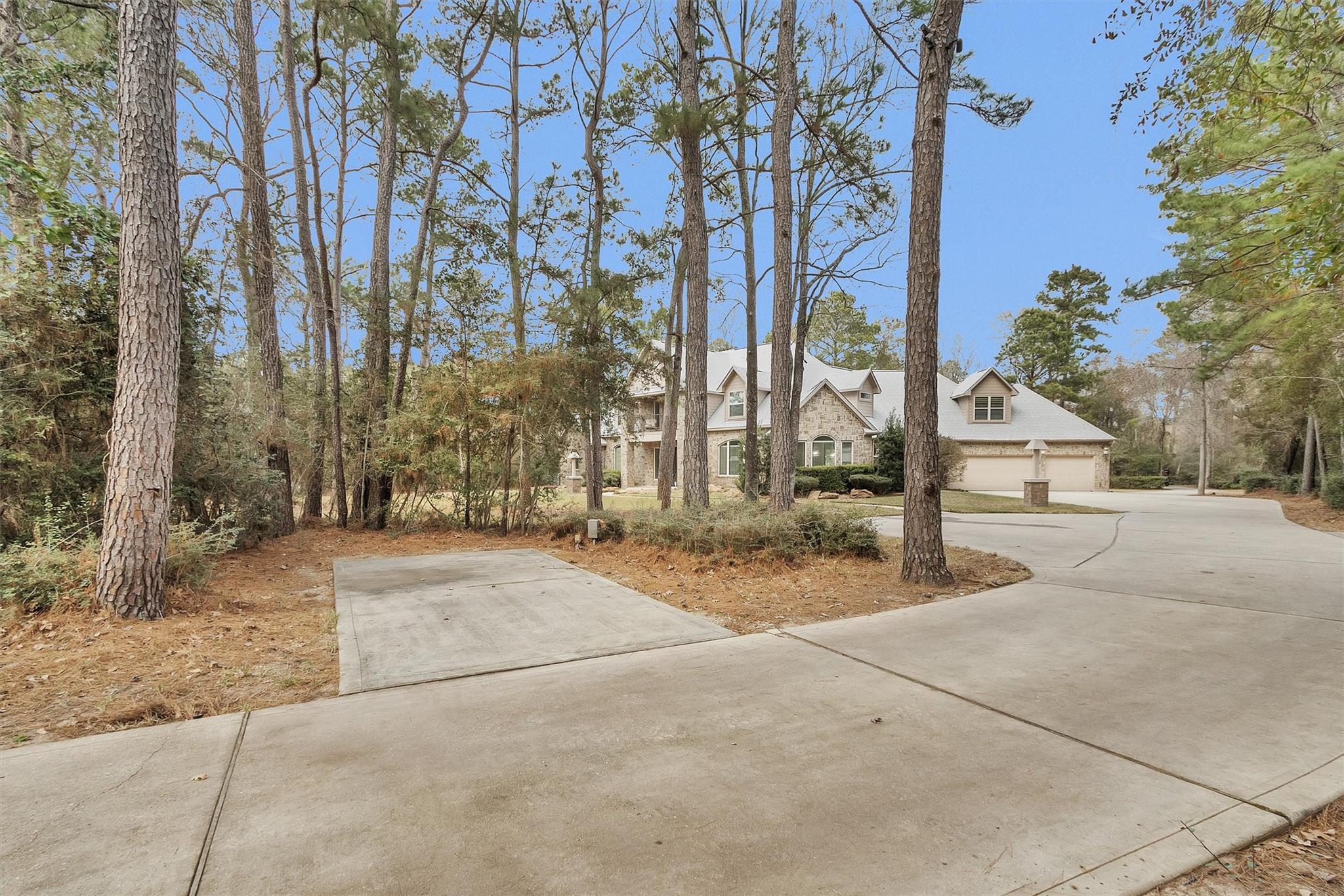 11018 Lake Windcrest