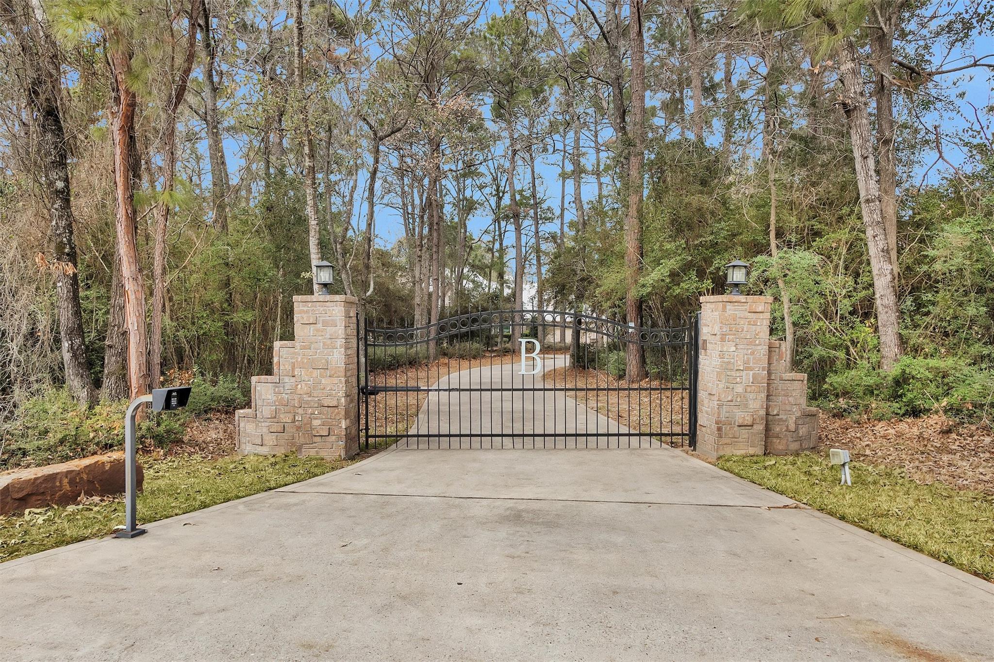 11018 Lake Windcrest