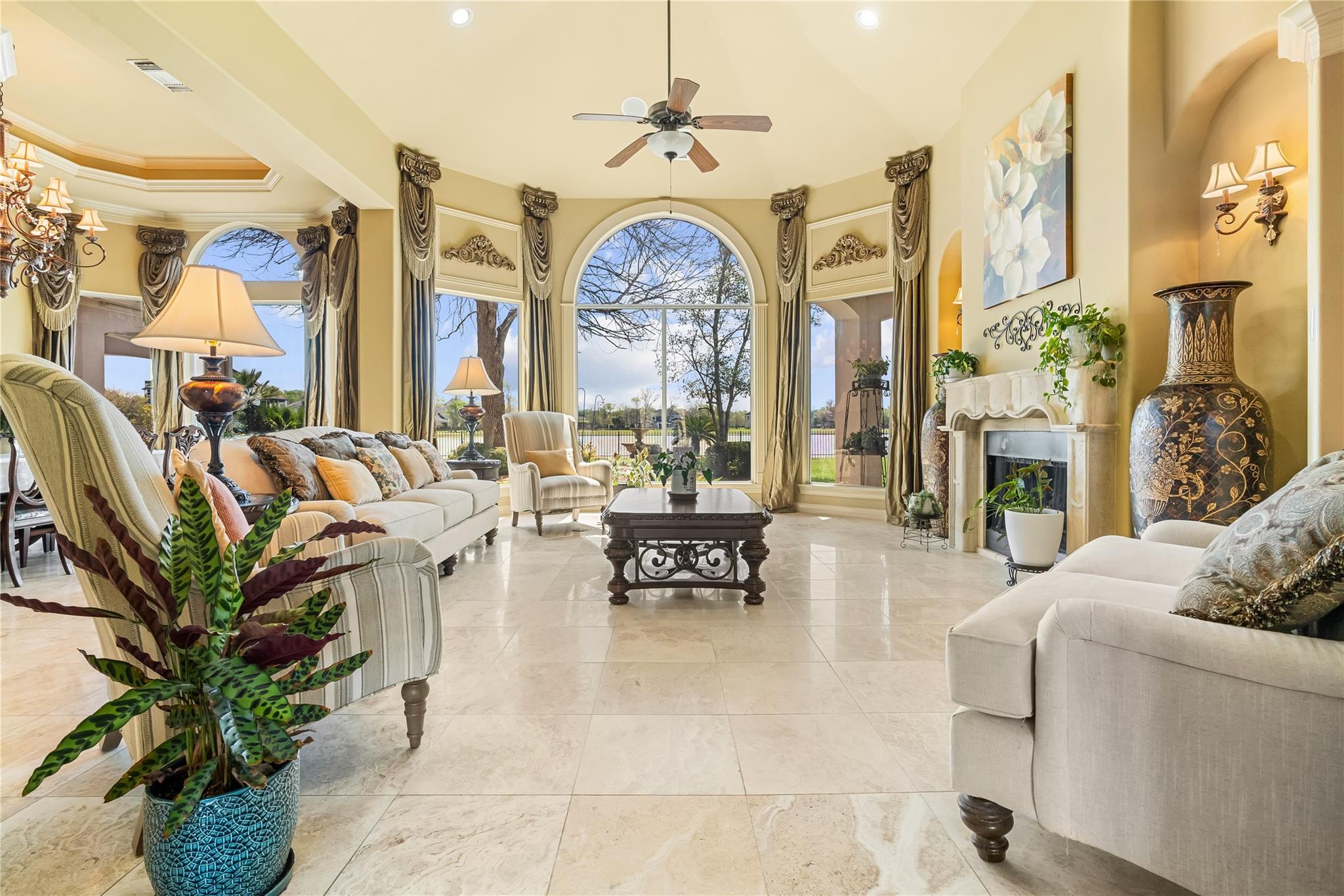 843 Royal Lakes Boulevard