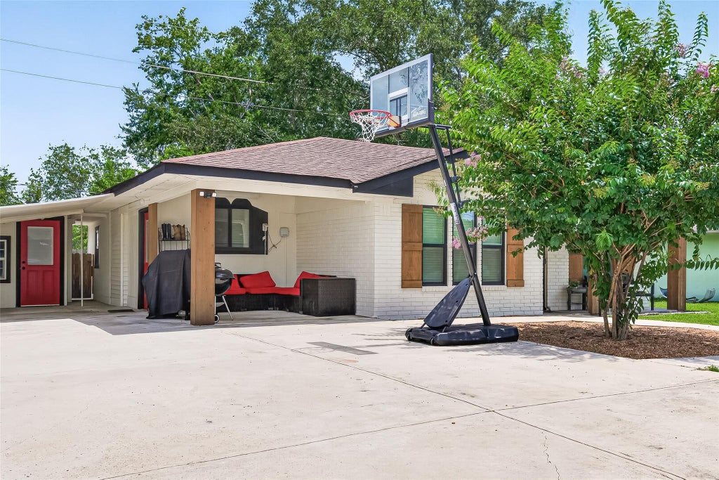 Photo of 1005 Avenue D, Rosenberg, TX 77471 (MLS # 61480491)
