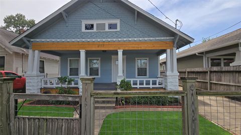 Photo of 2117 Marion Street, Houston, TX 77009 (MLS # 76173358) Photo of 2117 Marion Street, Houston, TX 77009 (MLS # 76173358)