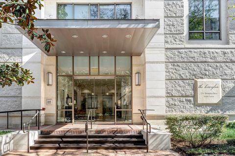 2211 Briarglen Drive 706 Houston TX 77027