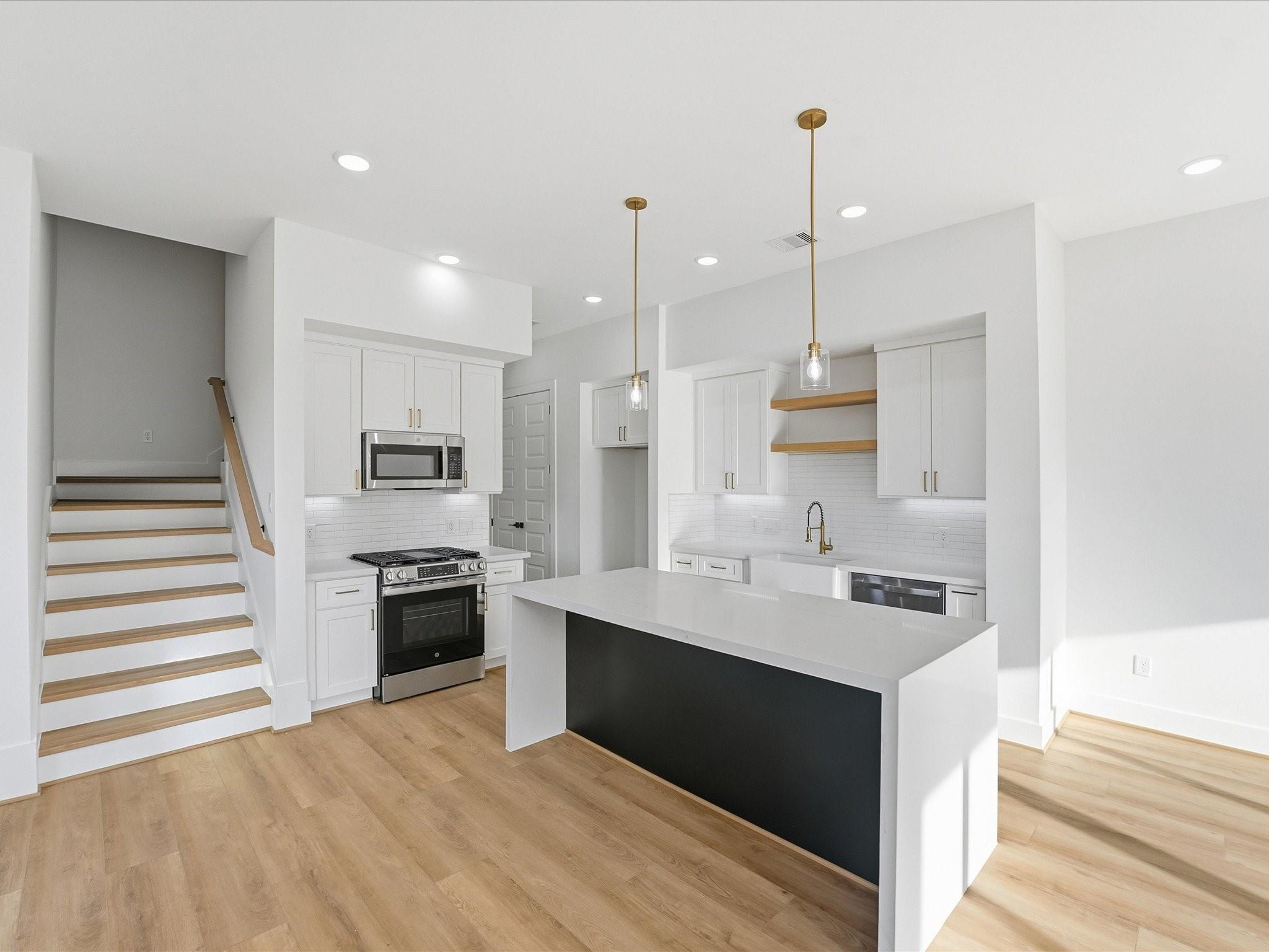 2604 - 2606 Winbern Street